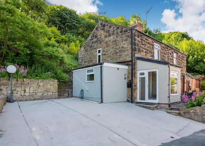 27 Green Road